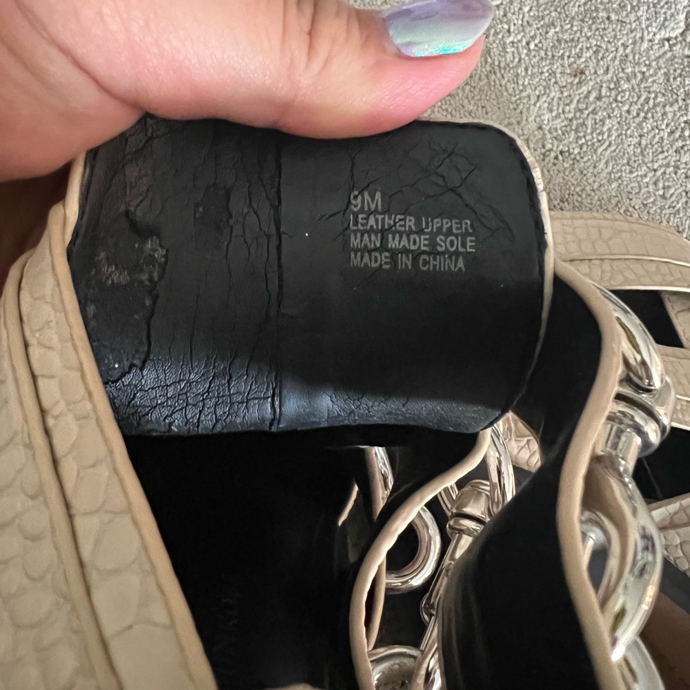 Rebecca Minkoff Women’s Seavie Buckle Strap Clay Leather Ankle Bootie size 9 EUC - Picture 11 of 11